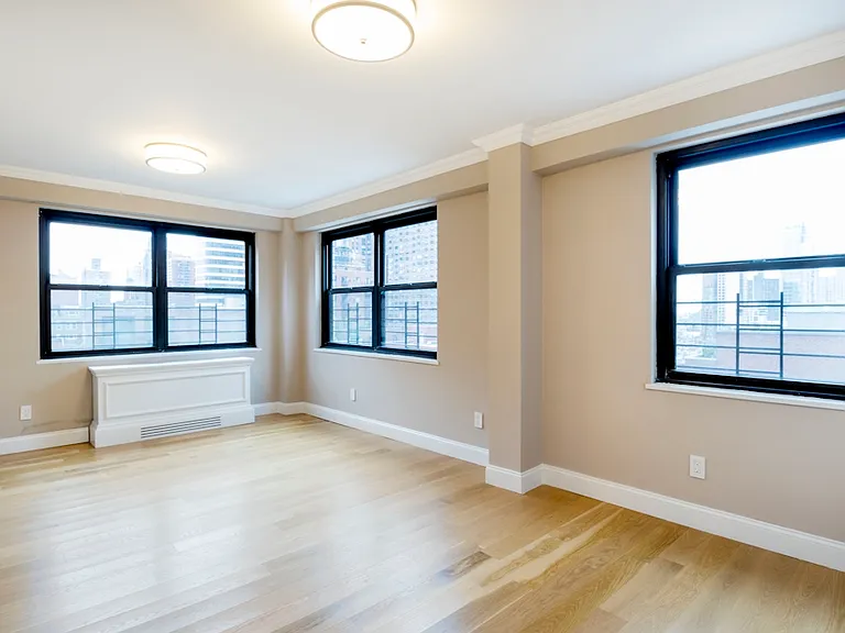 160 E 88th St #5L — Photo 6