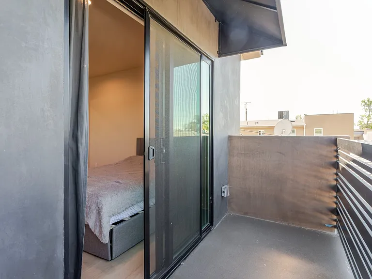 8250 Morse Ave — Photo 29