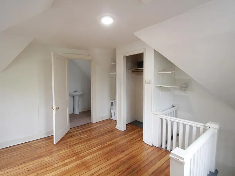 442 Franklin Ave — Photo 13