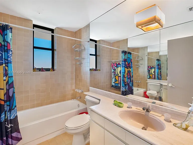 1000 Venetian Way #1501 — Photo 19