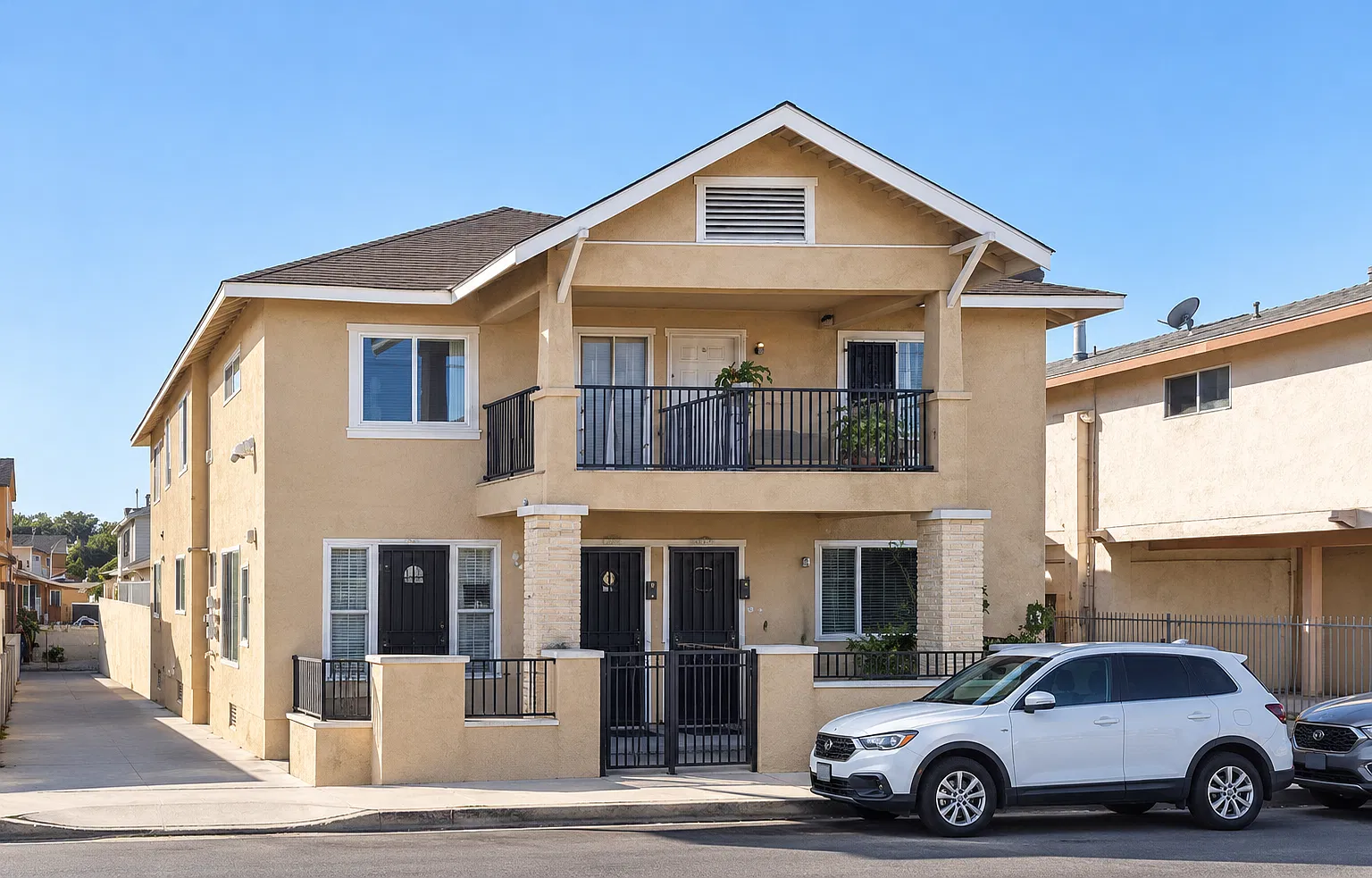 2 bed, 1000 sqft, $2,300 — Photo 1