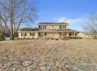 2322 Cedar Sauk Rd, Saukville, WI 53080
