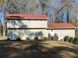 6019 Dee Ct, Stone Mountain, GA 30087