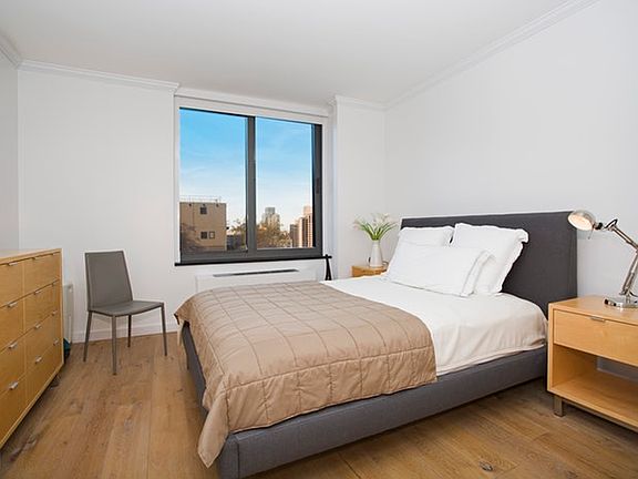 4th image of 1632 2nd Ave #3003