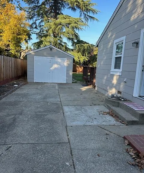 3040 Kroy Way — Photo 13