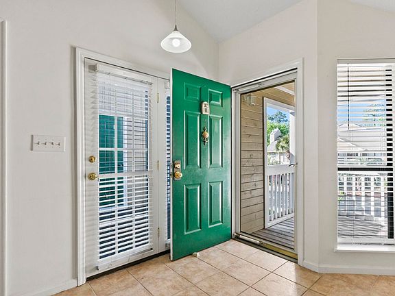 2nd image of 900 Courtyard Dr. #K8