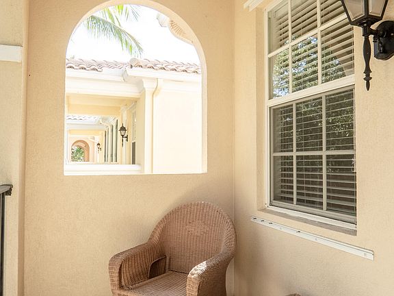 4th image of 186 Soriano Dr