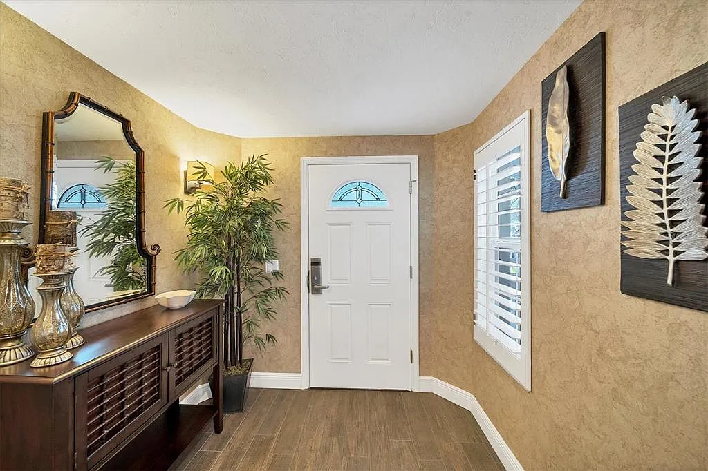 2 bed, 2.0 bath, 1119 sqft, $4,000 — Photo 3