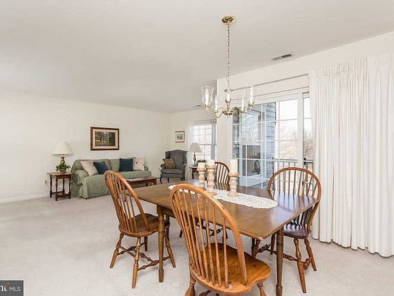 3rd image of 8 Rumford Dr Unit 203