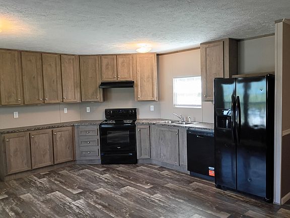 3rd image of 321 Crest Mountain Cir