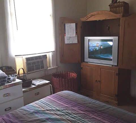 5th image of 709 Pinegrove Ave
