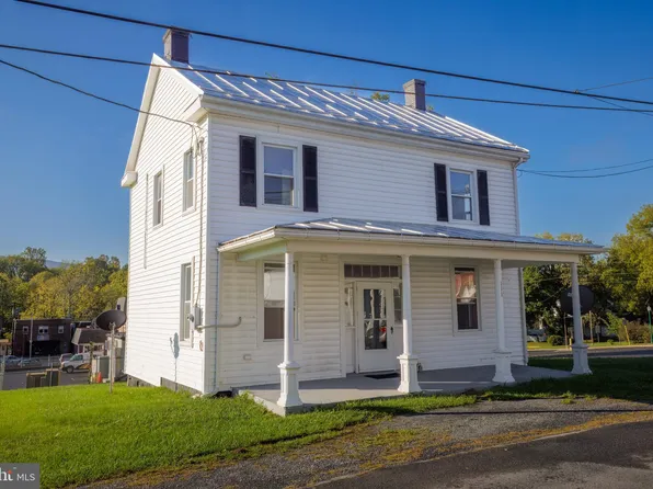 111 S High St, Edinburg, VA 22824