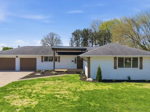 801 Westview Dr, Belpre, OH 45714