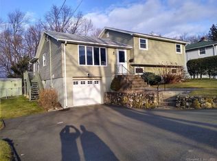 114 Plainfield Dr, Watertown, CT 06779