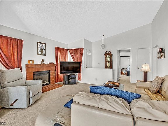5th image of 676 Almondale Ave