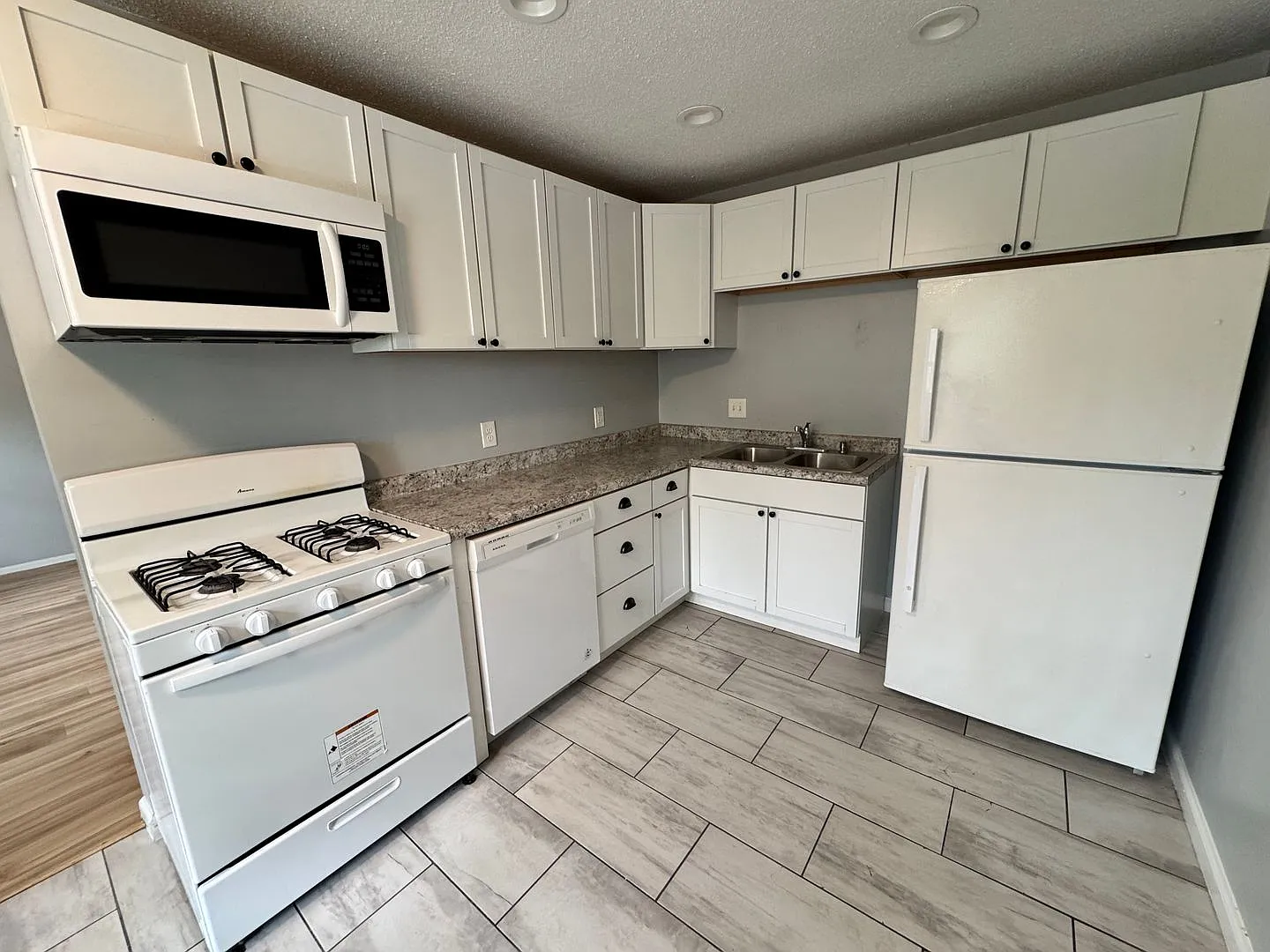 HM 3234 Heatherton Drive — Photo 4