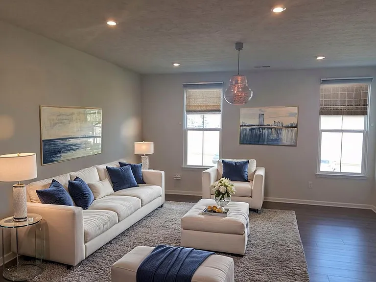 18 Wentworth Ln — Photo 3