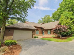 2307 Quail Hollow Ln, Sandusky, OH