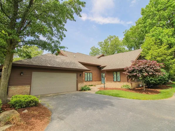 2307 Quail Hollow Ln, Sandusky, OH 44870