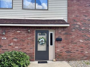 113 Greenwood Trl N, Greenwood, IN 46142