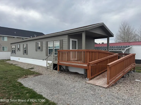 392 Main St #16, Thayne, WY 83127