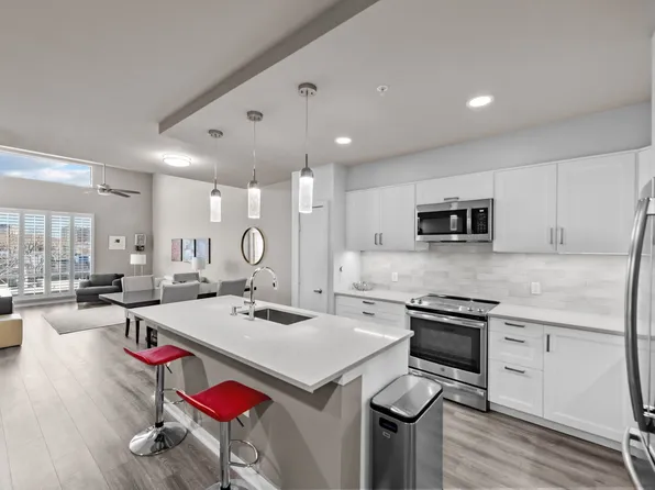 4411 Bowser Ave APT 304, Dallas, TX 75219