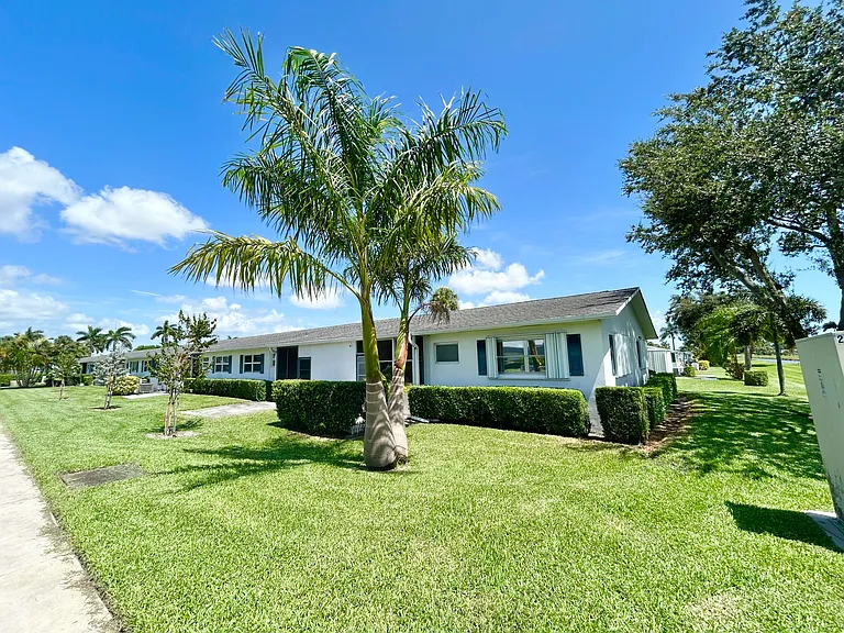 2766 Emory Dr E #L — Photo 3