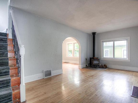 3rd image of 3541 17th Ave S