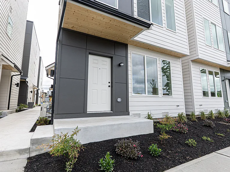 4315 S Alder St — Photo 9