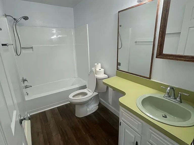 186 E Main St — Photo 13