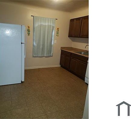 3rd image of 20233 Greenlawn St