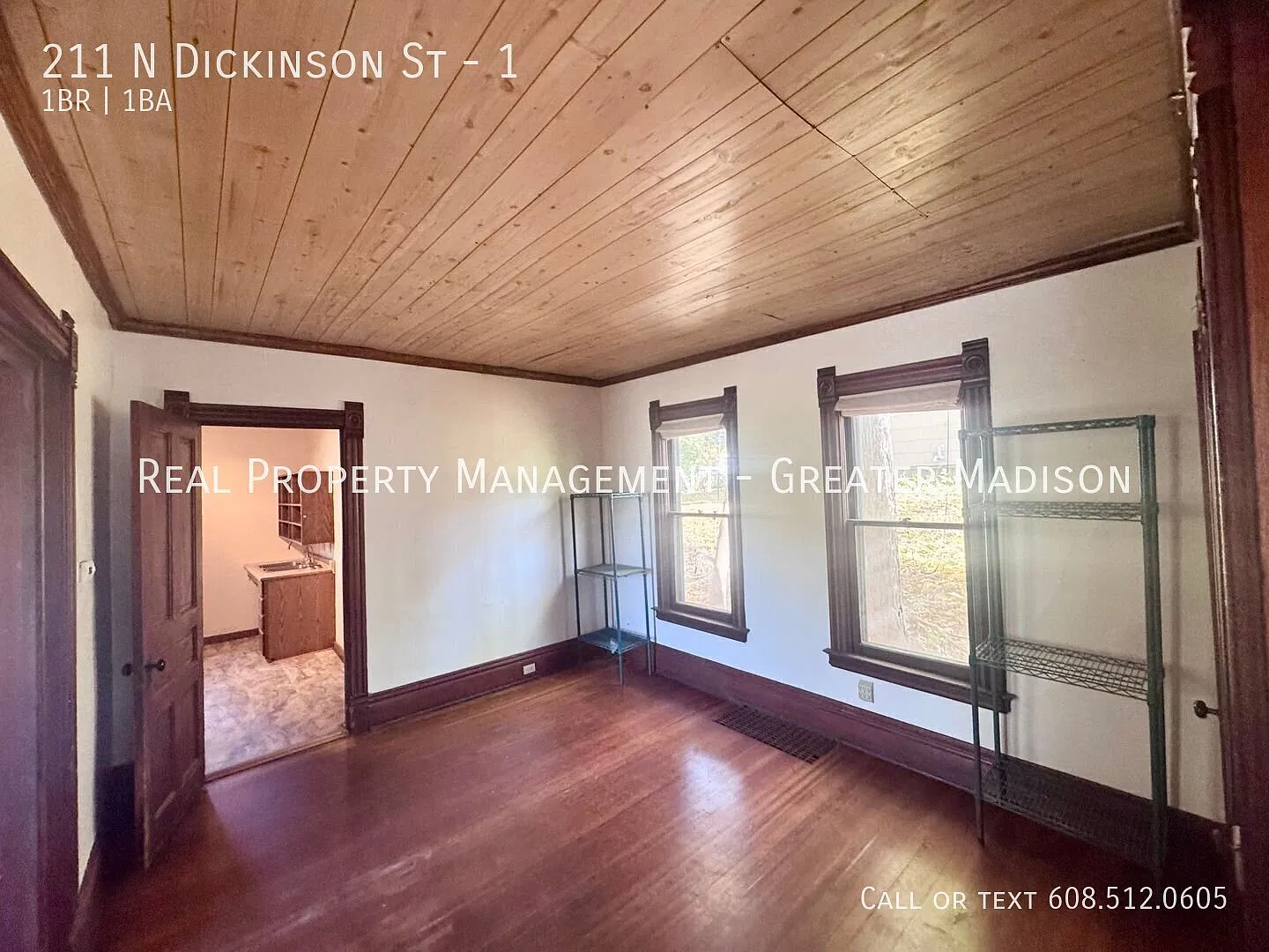 Vintage 1-Bedroom Apartment with Hardwood Floors and Large Yard! — Photo 2