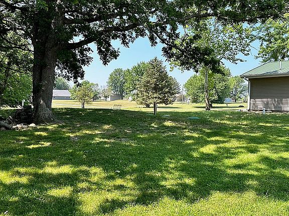Lots of mature trees. 