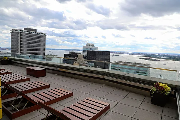 Rented by Compass | media 47