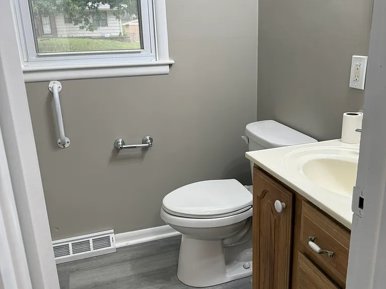 5546 N Woodland Ave — Photo 13
