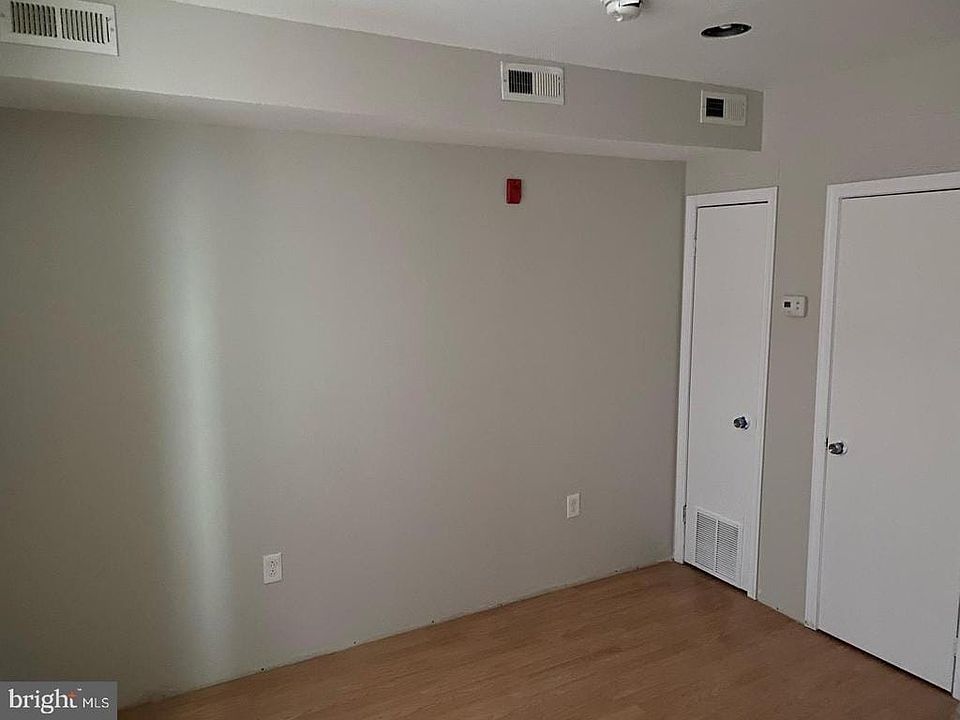 2nd image of 4726 Chestnut St APT 1