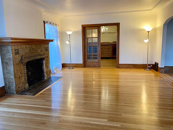 2nd image of 795 Victoria St