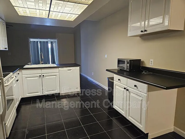 4114 Skyline Blvd #B — Photo 8