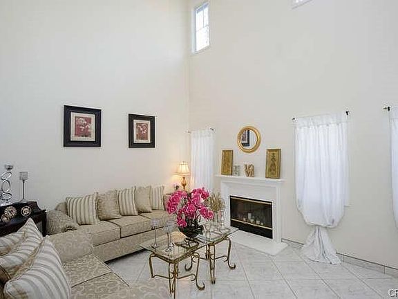 3rd image of 12928 Cambridge Ct