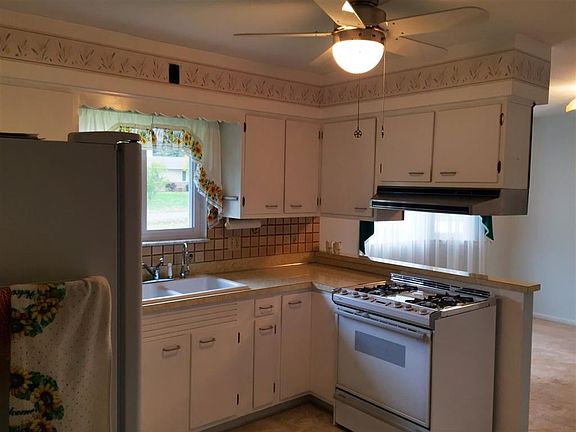 2nd image of 1156 Herbert J Ave