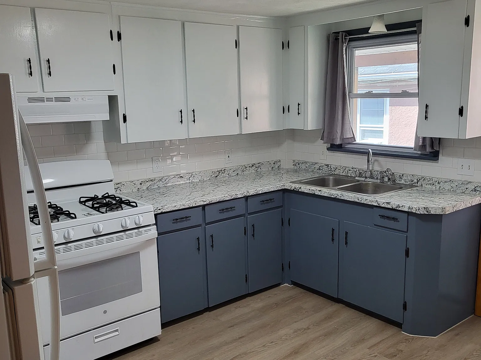 2 bed, $995 — Photo 3