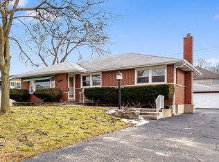 577 N Michigan St, Elmhurst, IL 60126