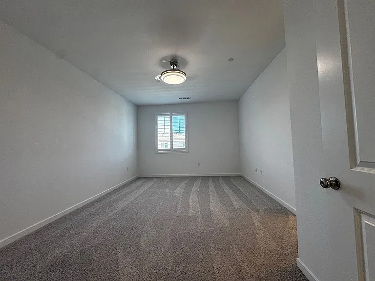 33221 Opal Glass Dr — Photo 27
