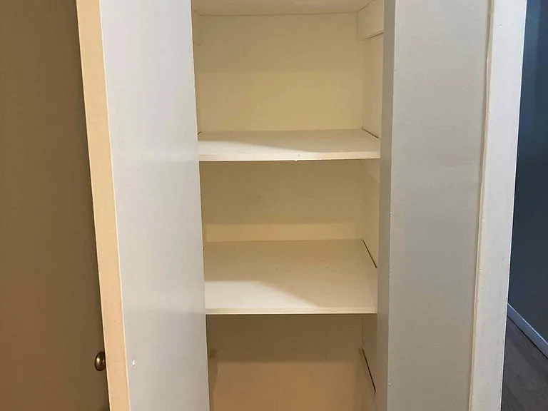 48 Shrewsbury Green Dr #E — Photo 13