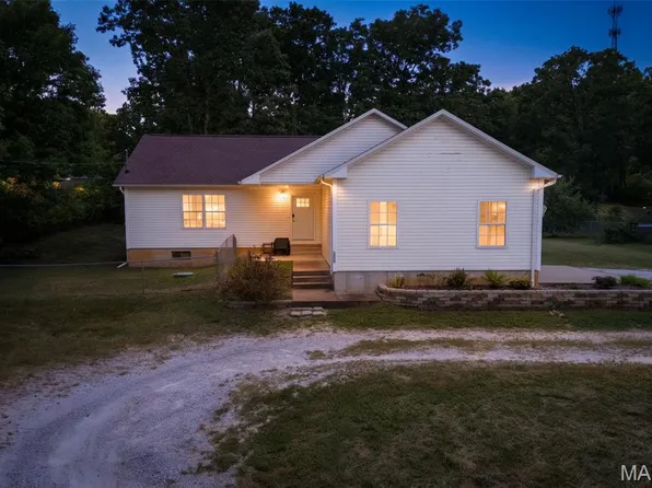 2934 Marathon Dr, De Soto, MO 63020
