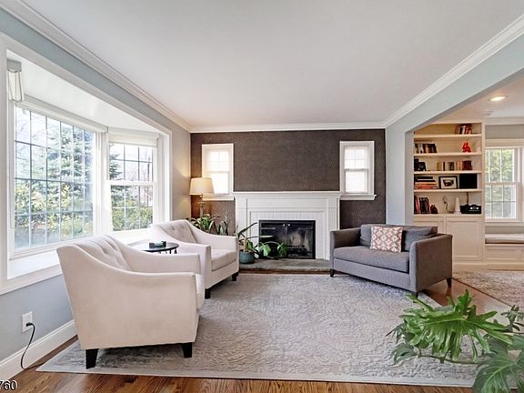 5th image of 50 Bennington Rd