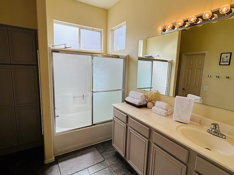 233 N Desert Park Pl — Photo 15