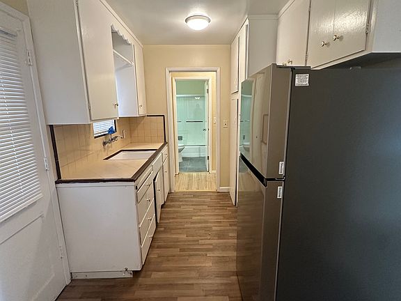 3rd image of 388 S Buena Vista Ave #1