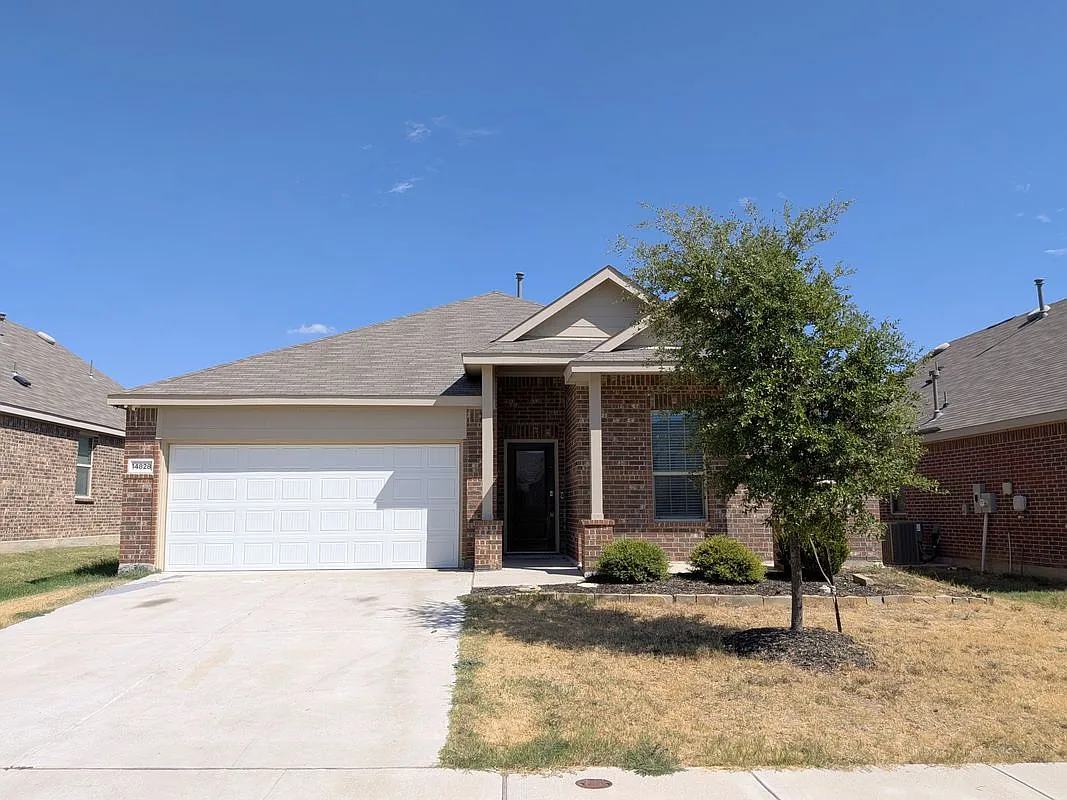 4 bed, 2.0 bath, 1996 sqft, $2,150 — Photo 3