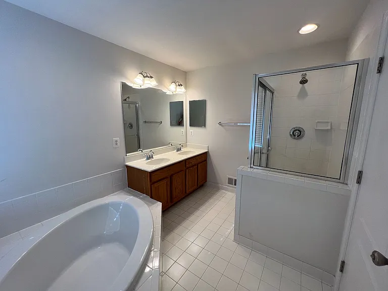 803 Carnaby St — Photo 15